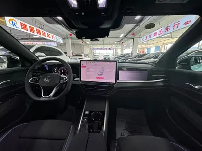 Volkswagen Passat 2025, 7000 км, за 159800 CNY - фото 8