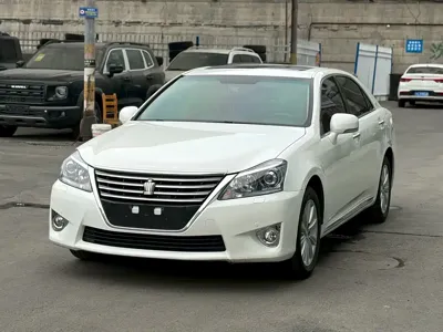Toyota Crown 2015, 100000 км, за 109800 CNY
