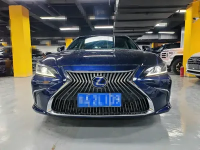 Lexus ES 2020, 60000 км, за 201800 CNY