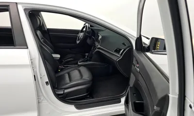 Hyundai Avante 2018, 125110 км, за 8800000 KRW - фото 11