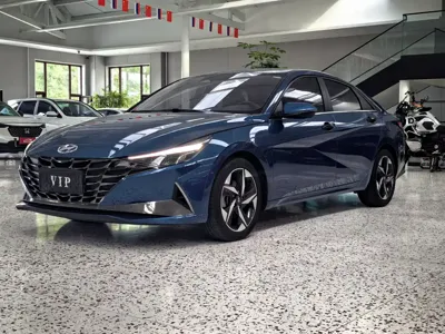 Hyundai Elantra · 2022 год