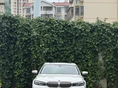 BMW 3 Series 2023, 110000 км, за 138800 CNY