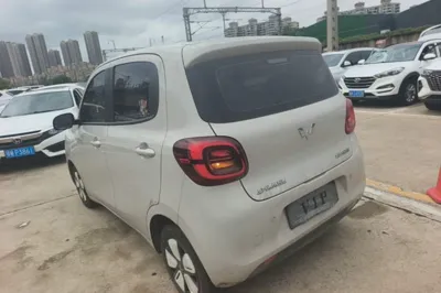 Wuling Hongguang MINIEV 2025, 5600 км, за 49135.72 CNY