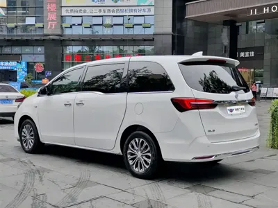 Buick GL8 2023, 84000 км, за 126800 CNY