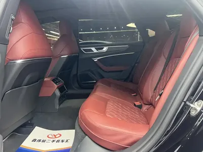 Audi A7L 2024, 28000 км, за 295800 CNY - фото 12