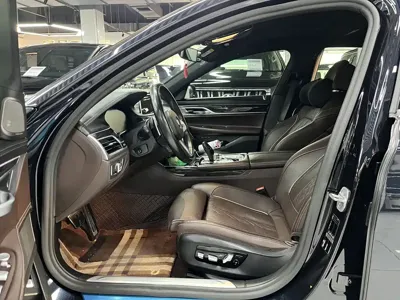 BMW 7 Series 2021, 70000 км, за 298000 CNY