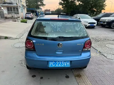 Volkswagen Polo 2008, 110000 км, за 11800 CNY