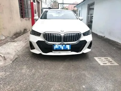 BMW 5 Series (Import) 2025, 20000 км, за 213700 CNY