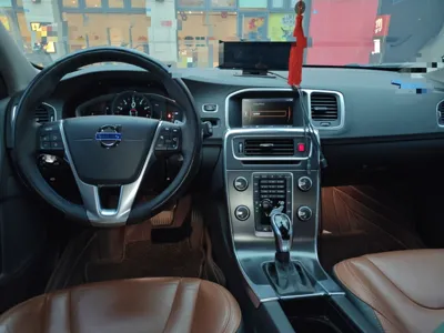 Volvo V60 2014, 131000 км, за 51126.39 CNY - фото 18