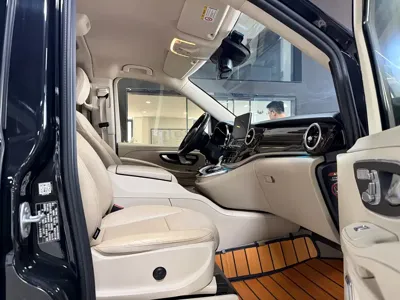 Mercedes-Benz V-Class 2019, 210000 км, за 131700 CNY - фото 10