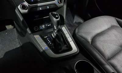 Hyundai Avante 2018, 139147 км, за 8800000 KRW - фото 9