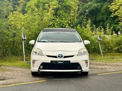 Toyota Prius 2013, 82300 км, за 63800 CNY