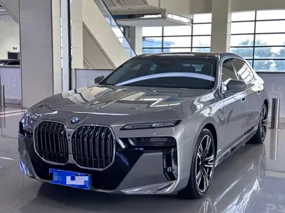 BMW 7 Series · 2023 год