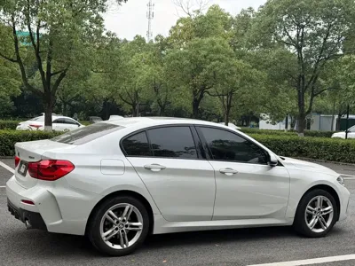 BMW 1 Series 2019, 26000 км, за 55800 CNY
