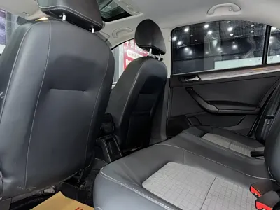 Volkswagen Santana 2018, 120000 км, за 20800 CNY - фото 18