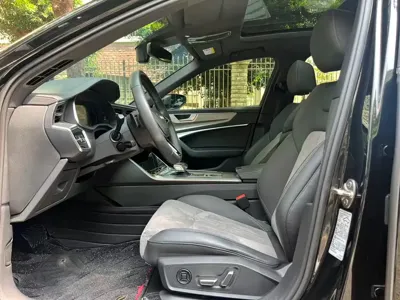 Audi A6L 2025, 50000 км, за 229800 CNY