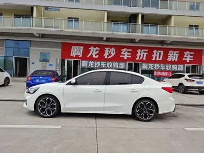 Ford Focus 2020, 53700 км, за 53800 CNY