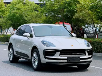 Porsche Macan 2023, 20000 км, за 338000 CNY