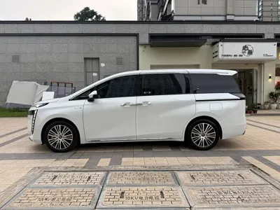 GAC Motor 传祺E8 PHEV 2025, 50000 км, за 139800 CNY - фото 16