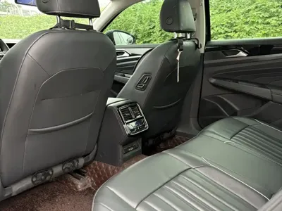 Volkswagen Passat 2023, 17000 км, за 109800 CNY - фото 9