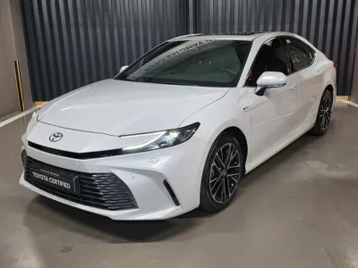 Toyota Camry · 2025 год