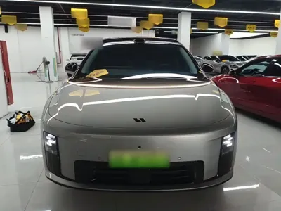 Li Auto 理想i8 2026, 3200 км, за 312900 CNY