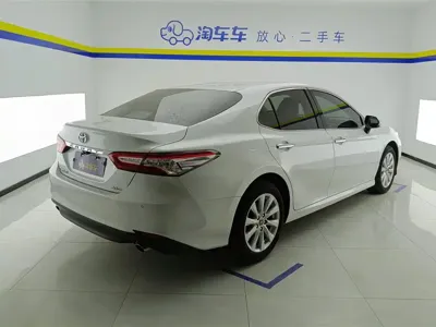 Toyota Camry 2020, 71700 км, за 98800 CNY