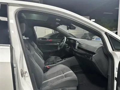 Volkswagen Golf 2022, 30000 км, за 137800 CNY - фото 12