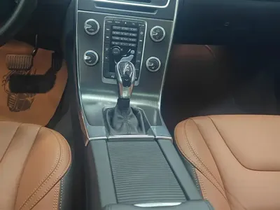 Volvo V60 2015, 40500 км, за 61100 CNY - фото 16