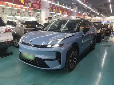Lynk & Co 08 EM-P · 2025 год
