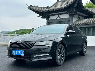 Skoda Superb · 2023 год