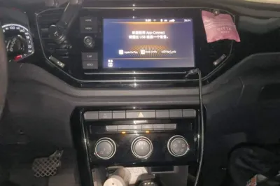 Volkswagen T-Roc 2018, 74100 км, за 58503.32 CNY - фото 13