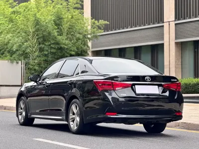Toyota Crown 2017, 69000 км, за 145800 CNY