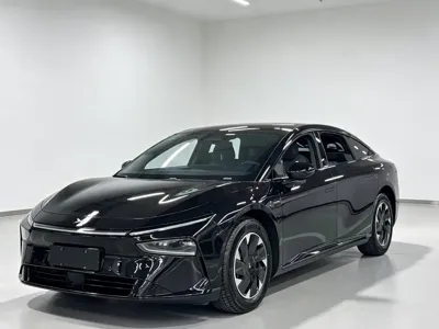 Xpeng P7+ · 2025 год