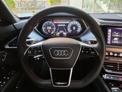Audi RS e-tron GT 2023, 851 км, за 139000000 KRW - фото 7
