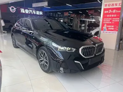 BMW i5 2024, 9000 км, за 188800 CNY