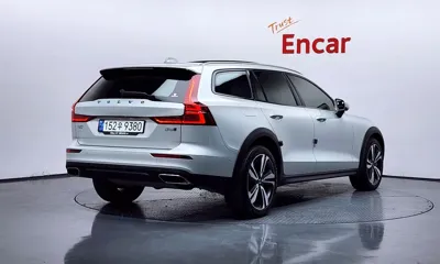 Volvo V60 2021, 25290 км, за 36800000 KRW