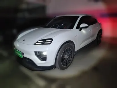 Porsche Macan EV · 2026 год