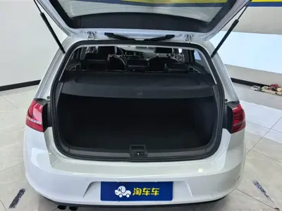 Volkswagen Golf 2016, 102100 км, за 45800 CNY