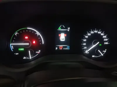 Toyota Sienna 2022, 51200 км, за 233800 CNY - фото 9