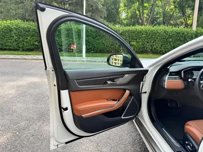 Jaguar XFL 2024, 5300 км, за 249800 CNY - фото 7
