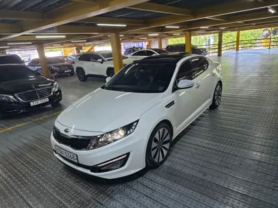 Kia K5 · 2011 год