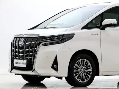 Toyota Alphard 2023, 44000 км, за 585800 CNY
