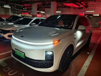 Li Auto Li L6 · 2025 год
