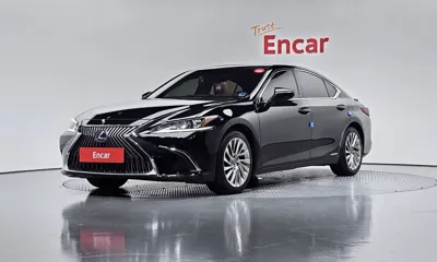 Lexus ES · 2020 год