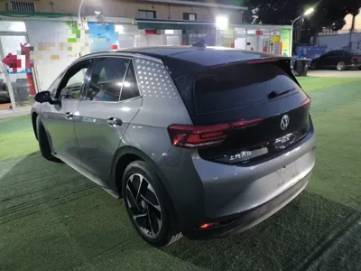 Volkswagen ID.3 2023, 5300 км, за 96524.37 CNY
