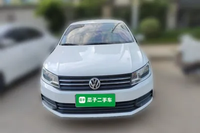 Volkswagen Santana 2021, 49600 км, за 38366.84 CNY
