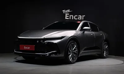 Toyota Crown · 2024 год