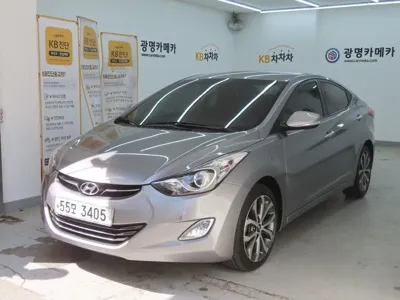 Hyundai Avante · 2013 год