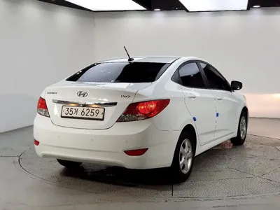 Hyundai Accent 2015, 180252 км, за 3500000 KRW